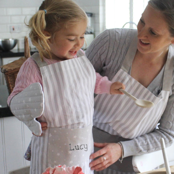 Personalised Grey Stripe & Star Child Apron & Glove Set (6548291518544)