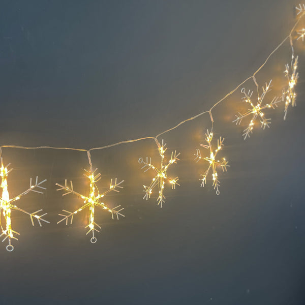 Snowflake Bunting Light
