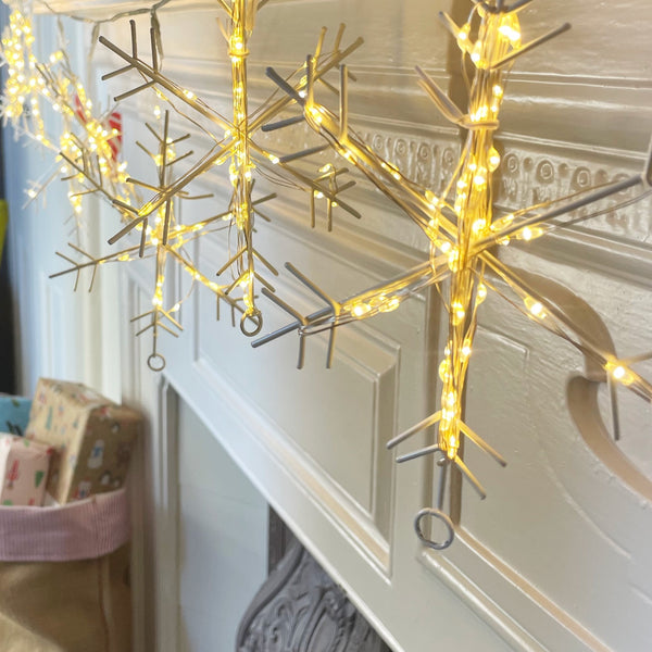 Snowflake Bunting Light